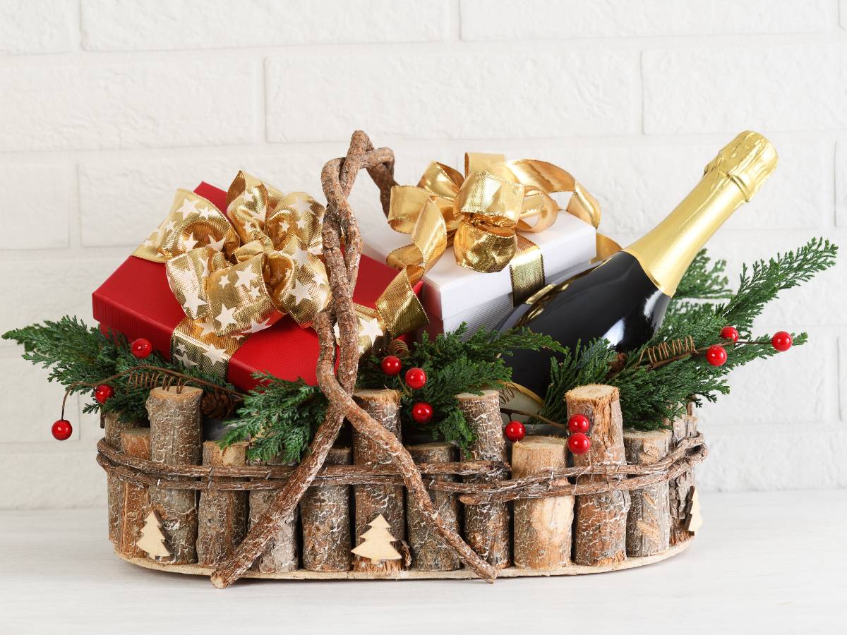 Gift basket is one of the Holiday Promotional Ideas